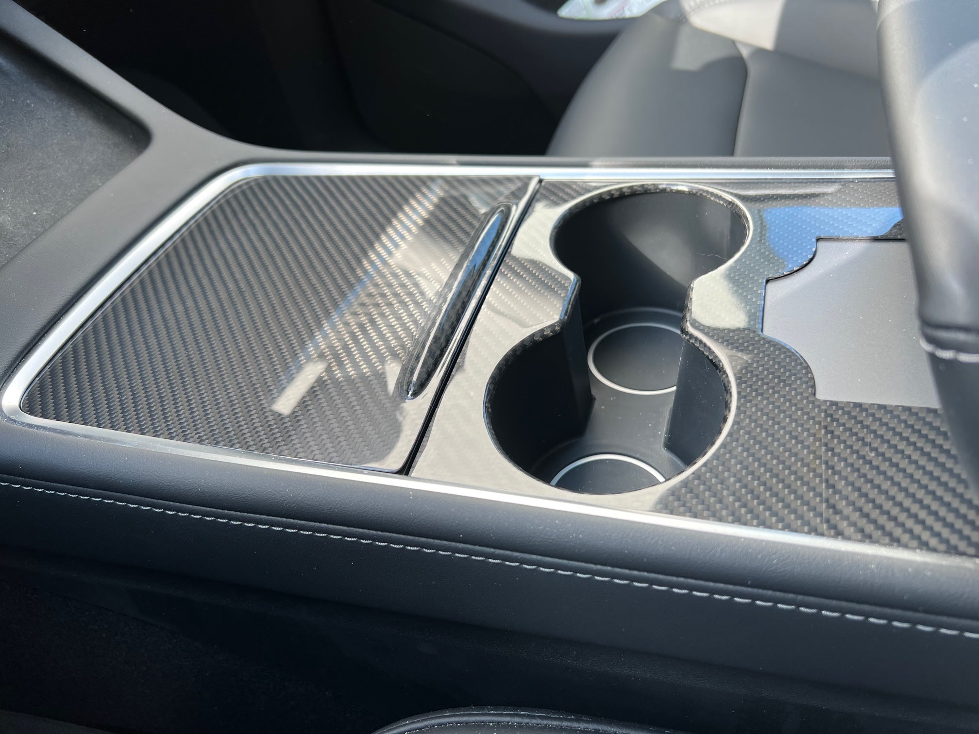 Tesla Model 3 und Y - Echt Carbon Mittelkonsolen-Abdeckung mit Key