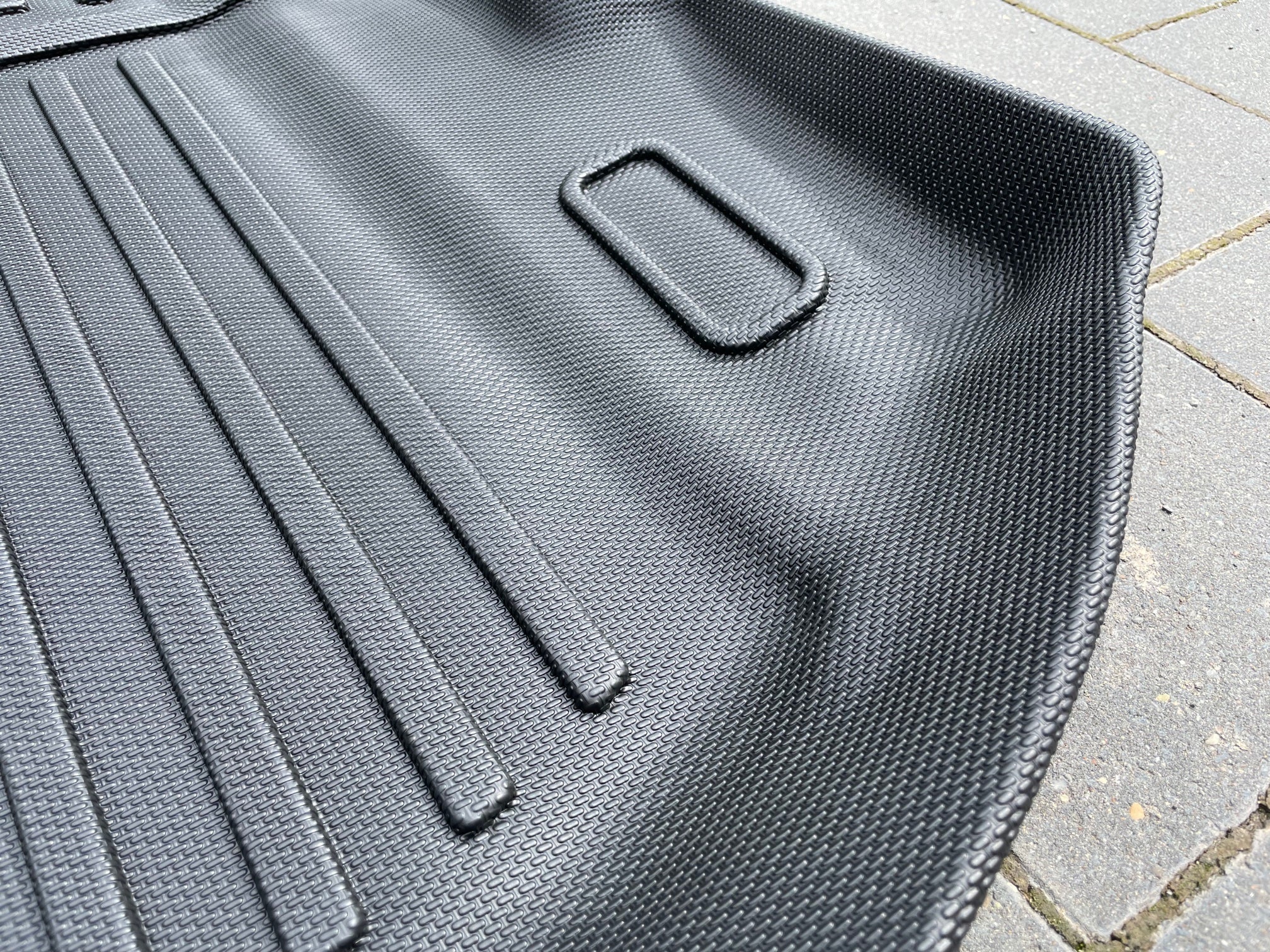 Tesla Model 3 Kofferraum Allwetter Schutzmatte - Streifendesign –  E-Mobility Shop