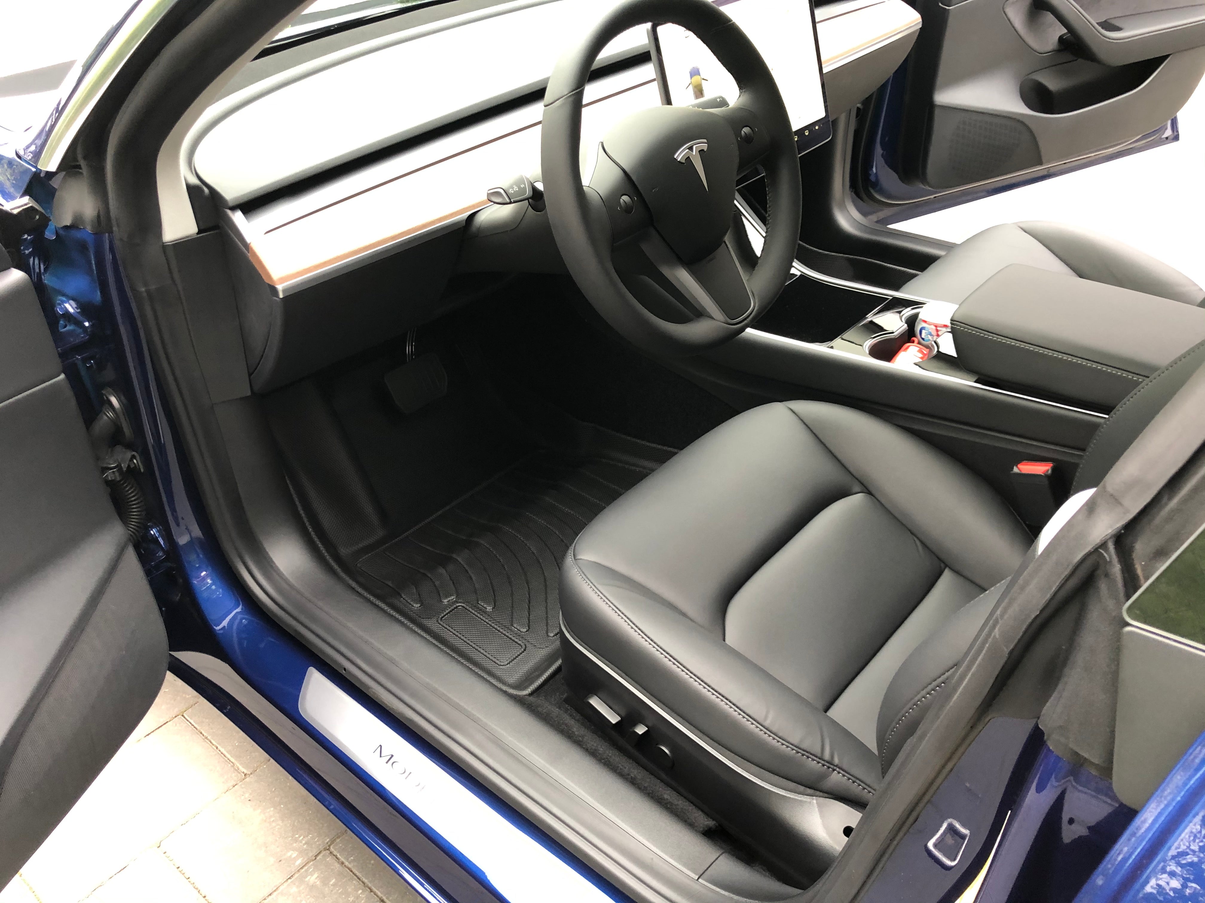 Tesla Model 3 Allwetter-Fußmatten-Set 3-tlg. - Model 3 2021 / 2022 / 2 –  E-Mobility Shop