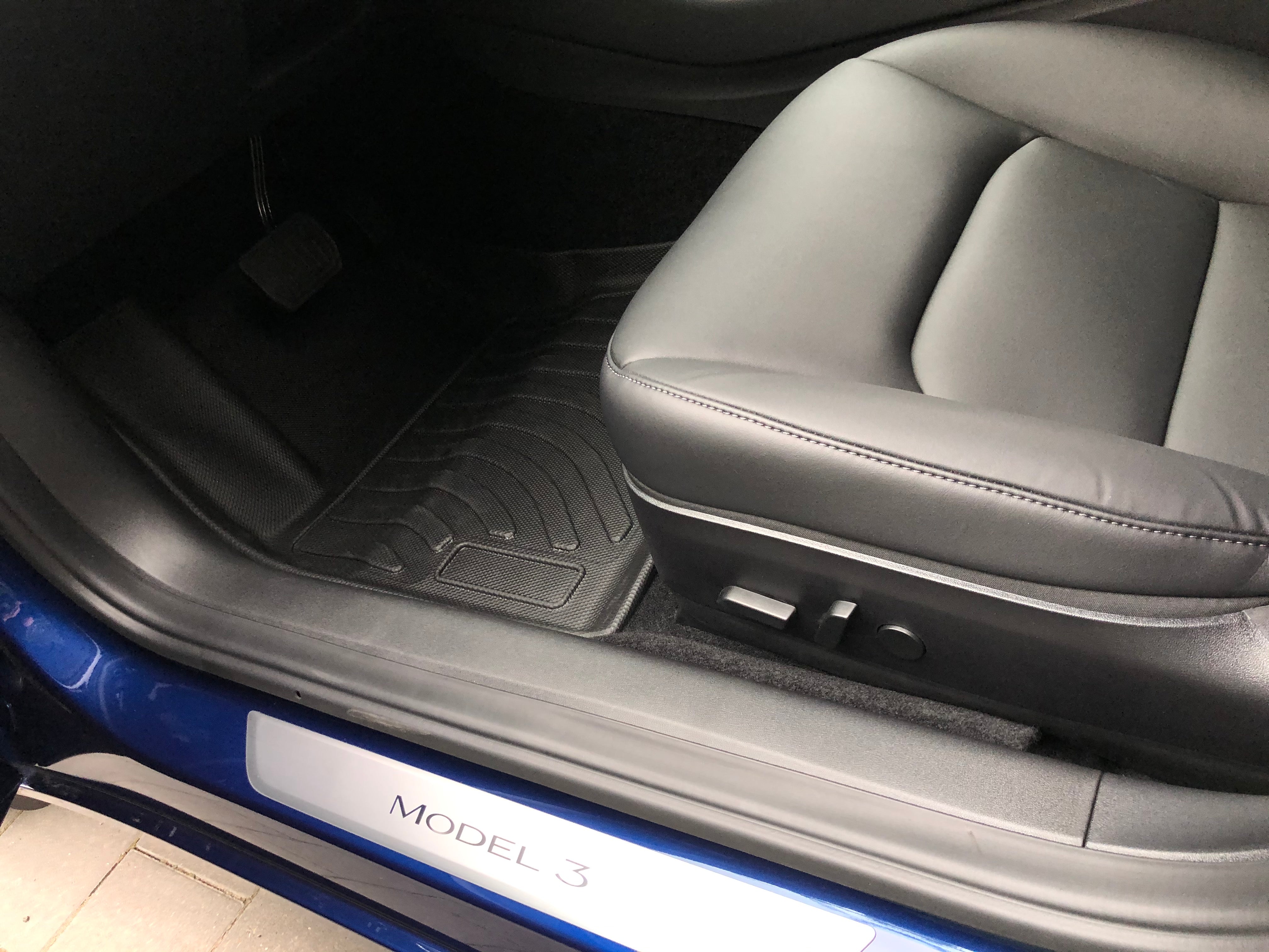 Tesla Model 3 Allwetter-Fußmatten-Set 2-tlg. - Vor-Refresh – E-Mobility Shop