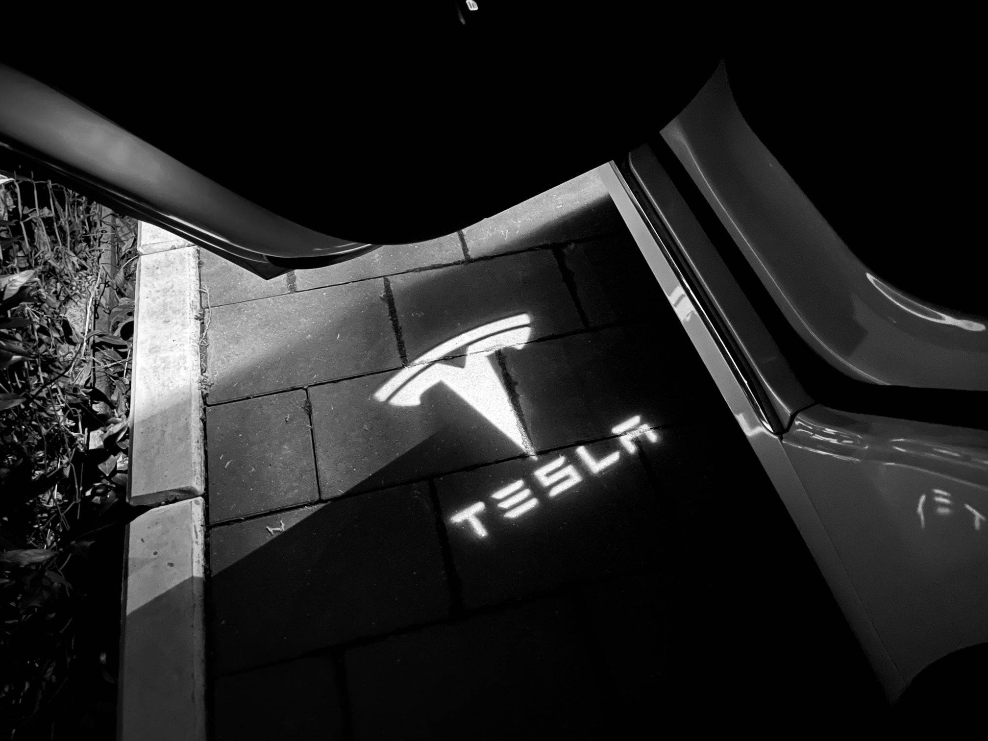 2 Stück Tesla Autotür Licht, LED Autotür Logo Lichter, Autotür Projektor  für Tesla Model 3, Model S, Model X, Model Y, € 49,90 (1080 Wien) -  willhaben