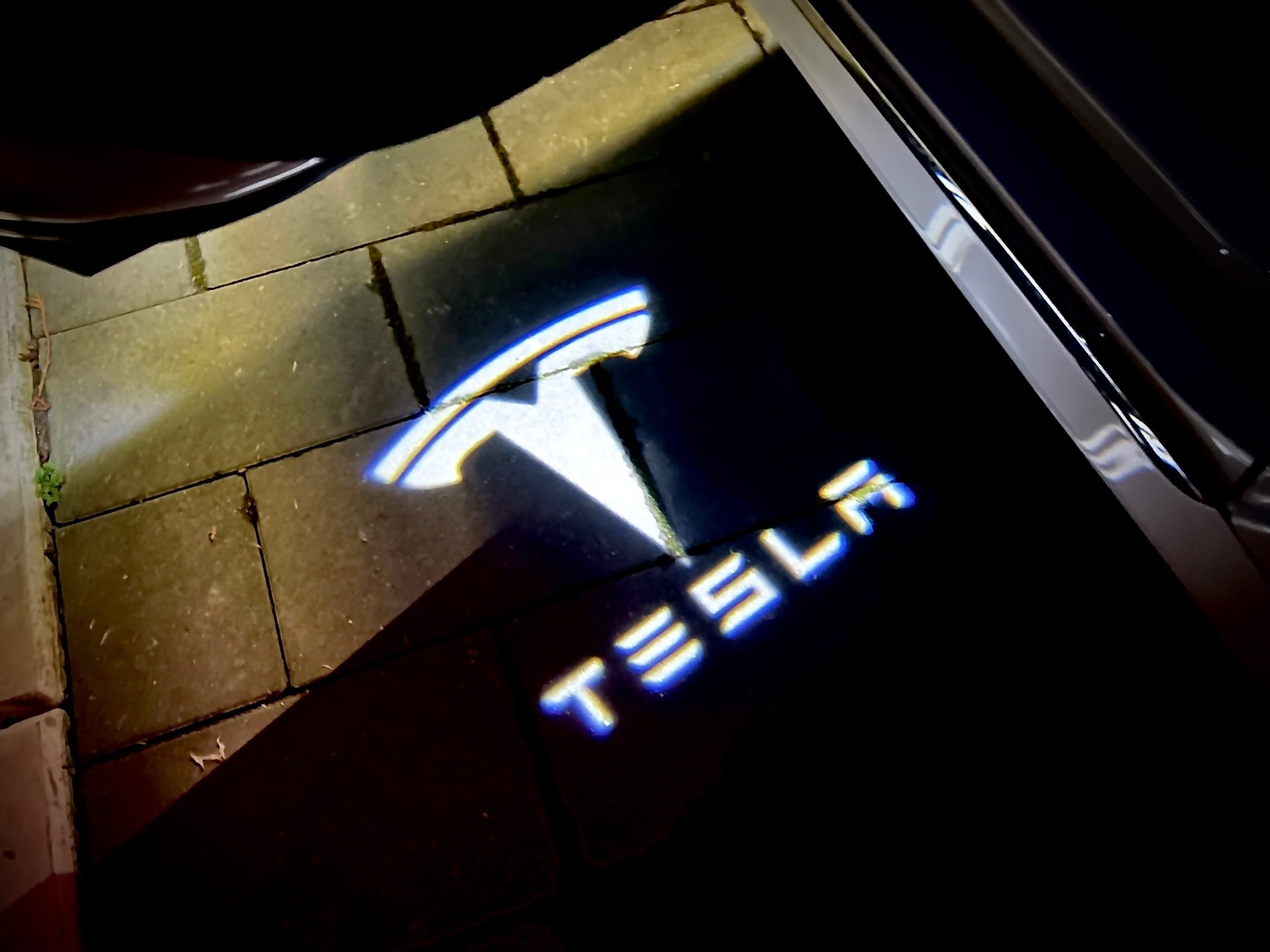 2022 Verbesserte Tesla Autotür Pfützenlichter, Logo-Projektor für Model  3ysx, Tesla Zubehör, Hdultra-helle Led Welcome Step Light, mit freundlicher  Genehmigung von Atmos